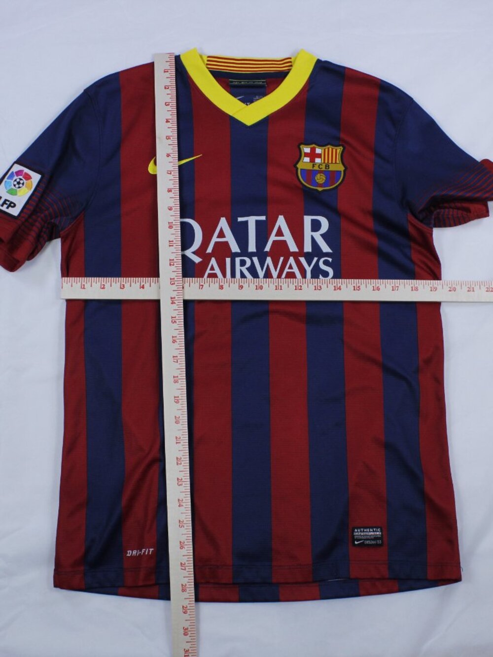 Nike FC Barcelona 2013/14 Jersey - Home - Nike Dri-Fit - Size M - Picture 12 of 12